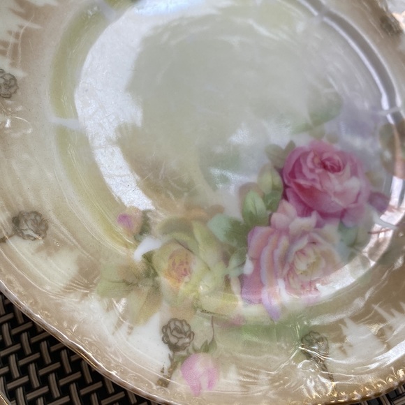 Vintage made in Germany roses ceramic plates. Small plates. 6". - Picture 15 of 16